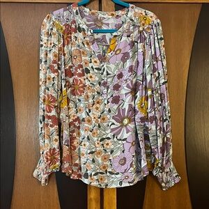 Easel Soft Impressionist Floral Henleyesque Top w/Long Sleeves w/Smocked Wrists